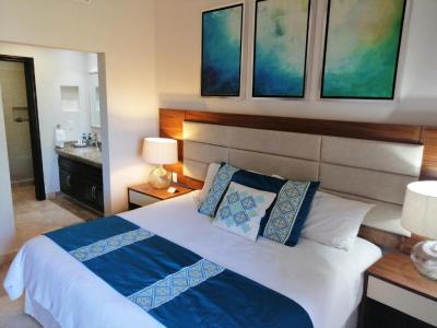 One-Bedroom Suite 1