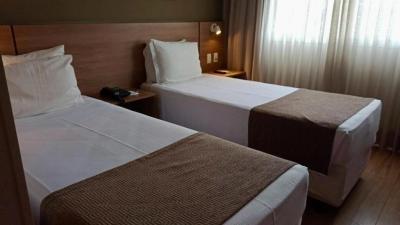 Deluxe Twin Room 5