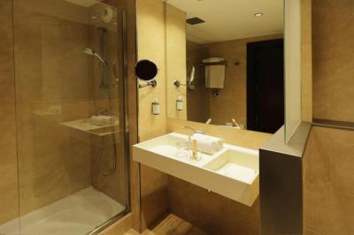 Deluxe Room 7