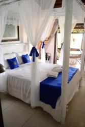 Double Room with Pool View 10