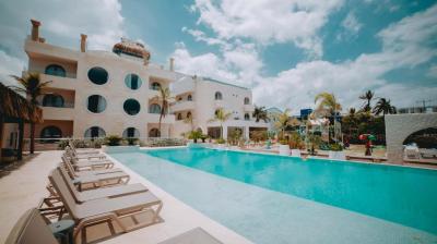 Deluxe Double Room with Sea View 3