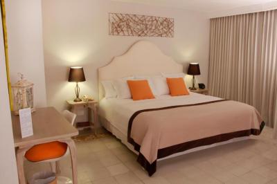 Suite with Jacuzzi 2