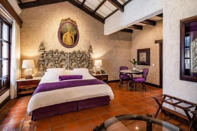 Deluxe King Suite 3