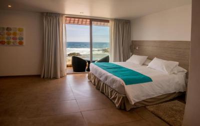 Queen Room with Sea View 3
