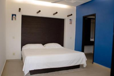Deluxe King Room 4