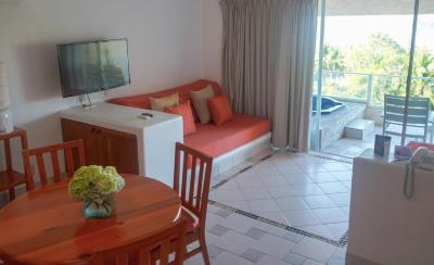 Suite with Sea View 6