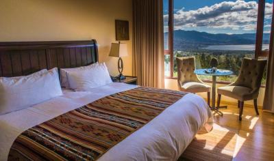 King Room with Lake View 3