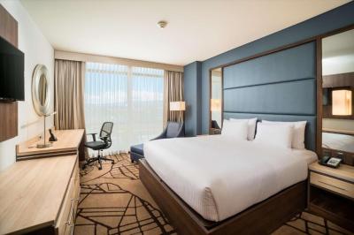 Zimmer mit Kingsize-Bett 2