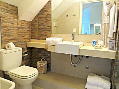 Deluxe Suite 3