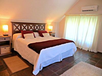 Deluxe Suite with Spa Bath 4