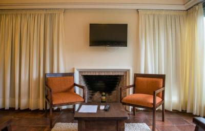 Deluxe King Room 5