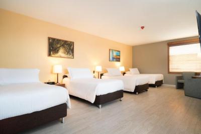 Standard Quadruple Room 5