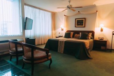 Deluxe Suite 1