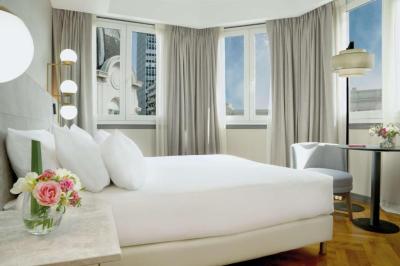 Premium Double Room with View 3