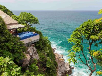 Ocean Front Pool Villa King 4