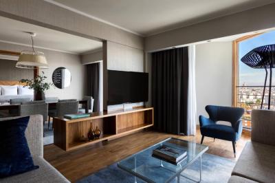 Champagne Suite, 1 Bedroom Suite 10
