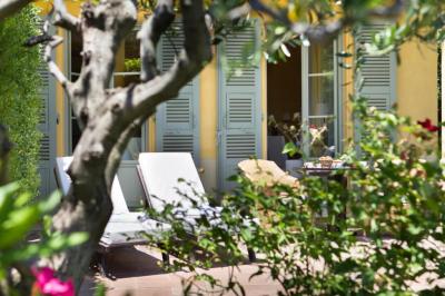 Double Room with Garden View 7