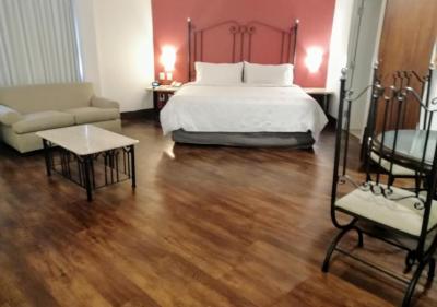 King Suite with Juarez Avenue View - Non-Smoking 21