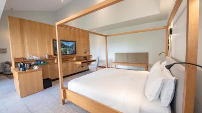 Tabacon Suite King Bed 2