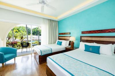 Tropicana Pool View Full Beds  Adults Only 3