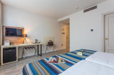 Triple Room (3 Adults) 3