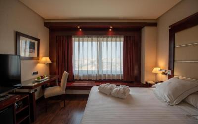 Standard Double Suite 8