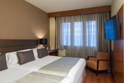 Quarto Familiar (2 Adultos + 2 Crian&ccedil;as) 8