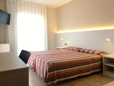 Double or Twin Room with Pool View 2