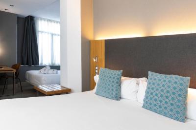 Sextuple Room (6 Adults) 5