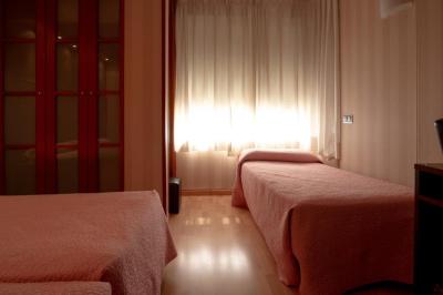 Double or Twin Room with Extra Bed 3