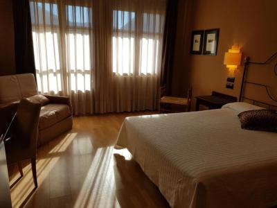 Double Room with Terrace 5