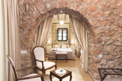 Suite with Garden View 1