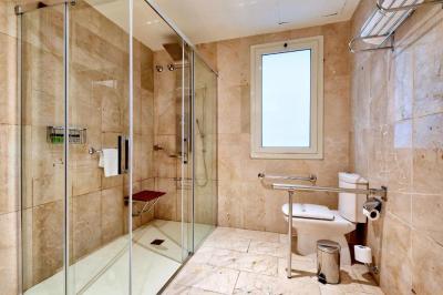 Twin Room - Disability Access 8