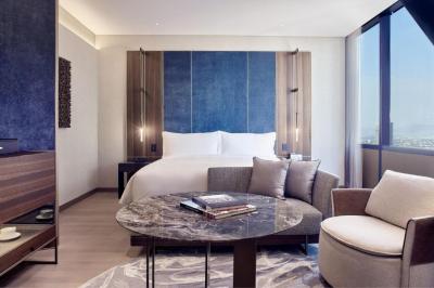 Habitaci&oacute;n Deluxe con vistas a la ciudad - 1 cama extragrande 7