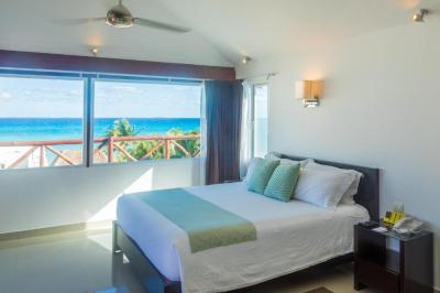 Quarto King Deluxe com Vista Parcial do Oceano 4