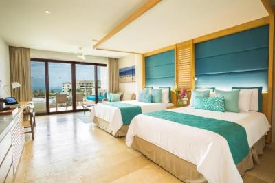 Junior Suite Partial Ocean View - 2 Queen Beds 6