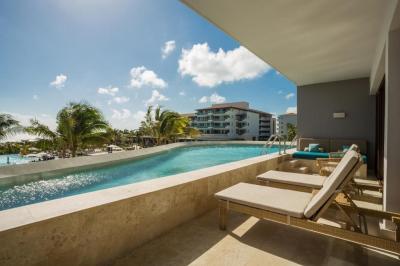 Preferred Club Junior Suite Swim Out Ocean View - Adults Only 8