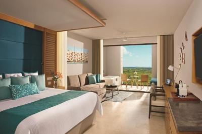 Junior Suite Garden View Triple - King Bed 13