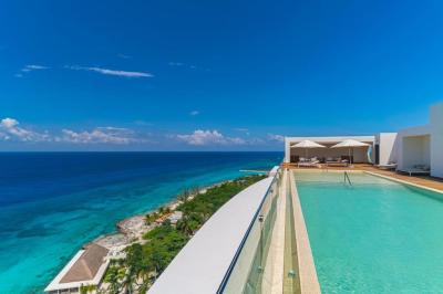 1 Bedroom Junior Suite 1 King Ocean view 6