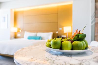Junior Suite King Size Resort View 2