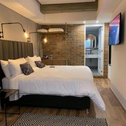 KING BED-NON SMOKING 1