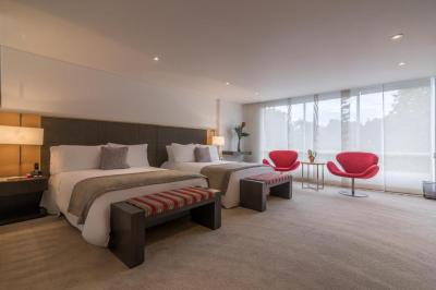 2 King 1 Queen-1 Bedroom Suite-non Smoking 2