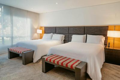 2 Queen Beds-premium Room-non Smoking 4