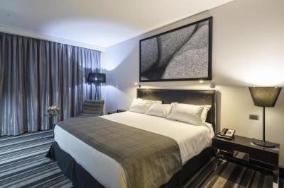 1 King Bed, Garden View, Non-Smoking 1