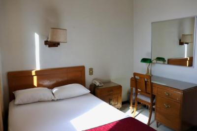 Economy Room 1