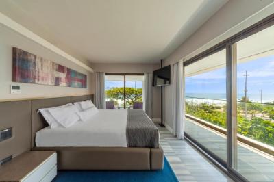 Deluxe Suite with Sea View 7