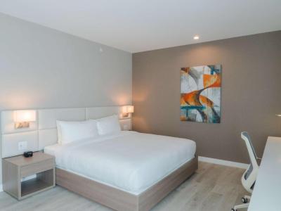 Deluxe King Room - Mobility Access 4