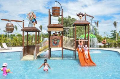 Family Club Room (2 Adults + 3 Children) 6