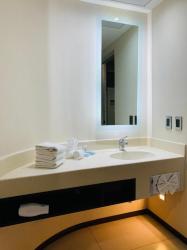 Standard King Room - Disability Access 6