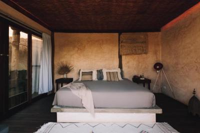 Junior Suite with Garden View 1